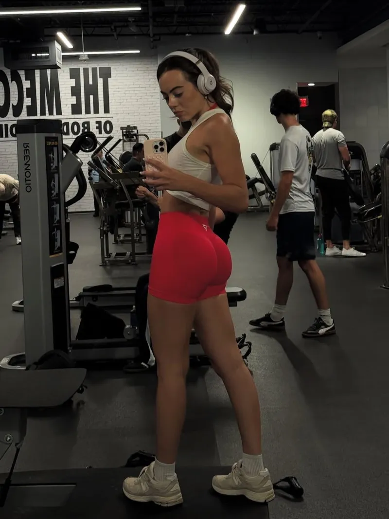 Thumbnail Delve into Ava Allan's World with Quiet_Example_8164 in CelebrityButts