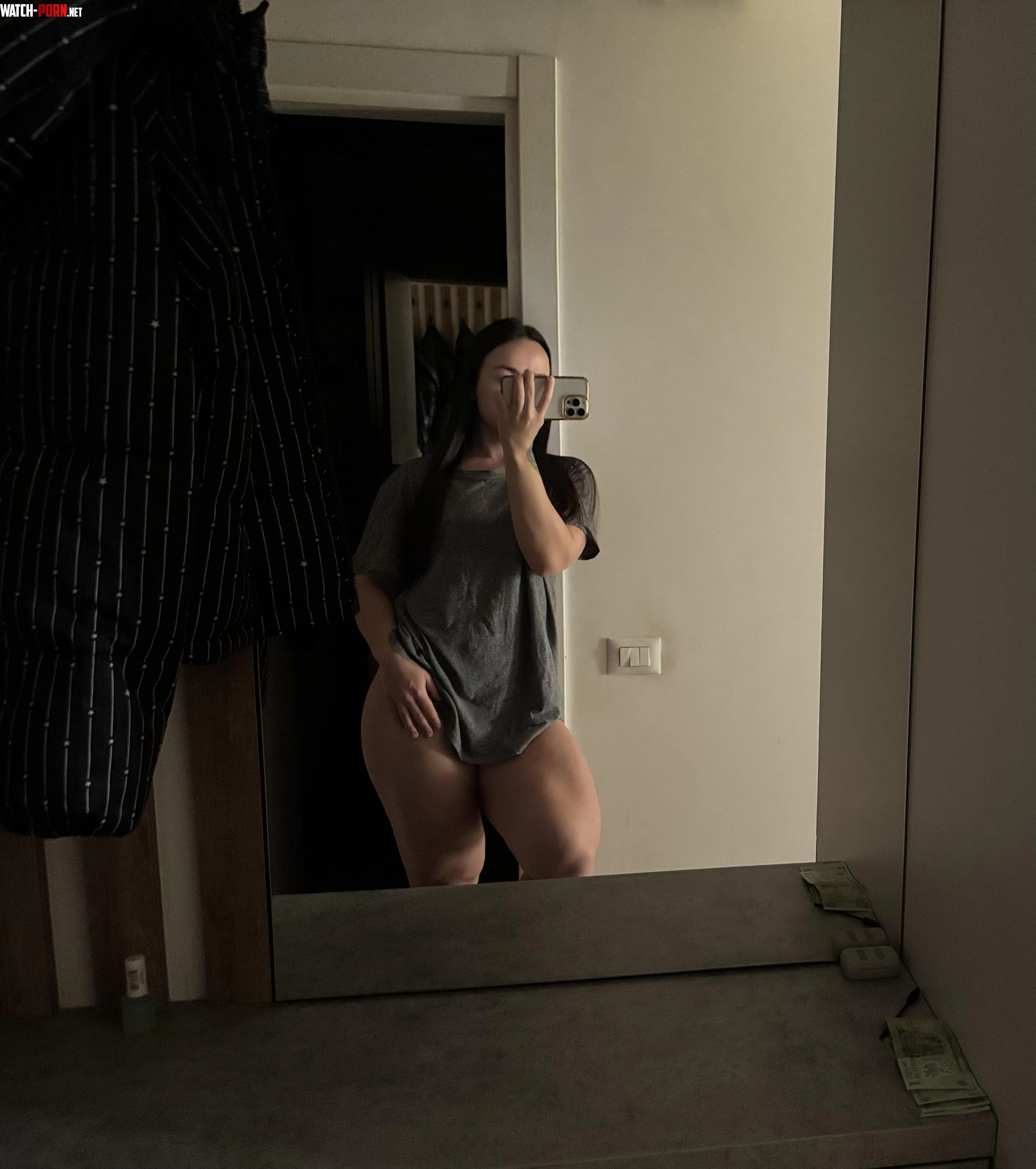 Thick strong thighs by quadsqueen