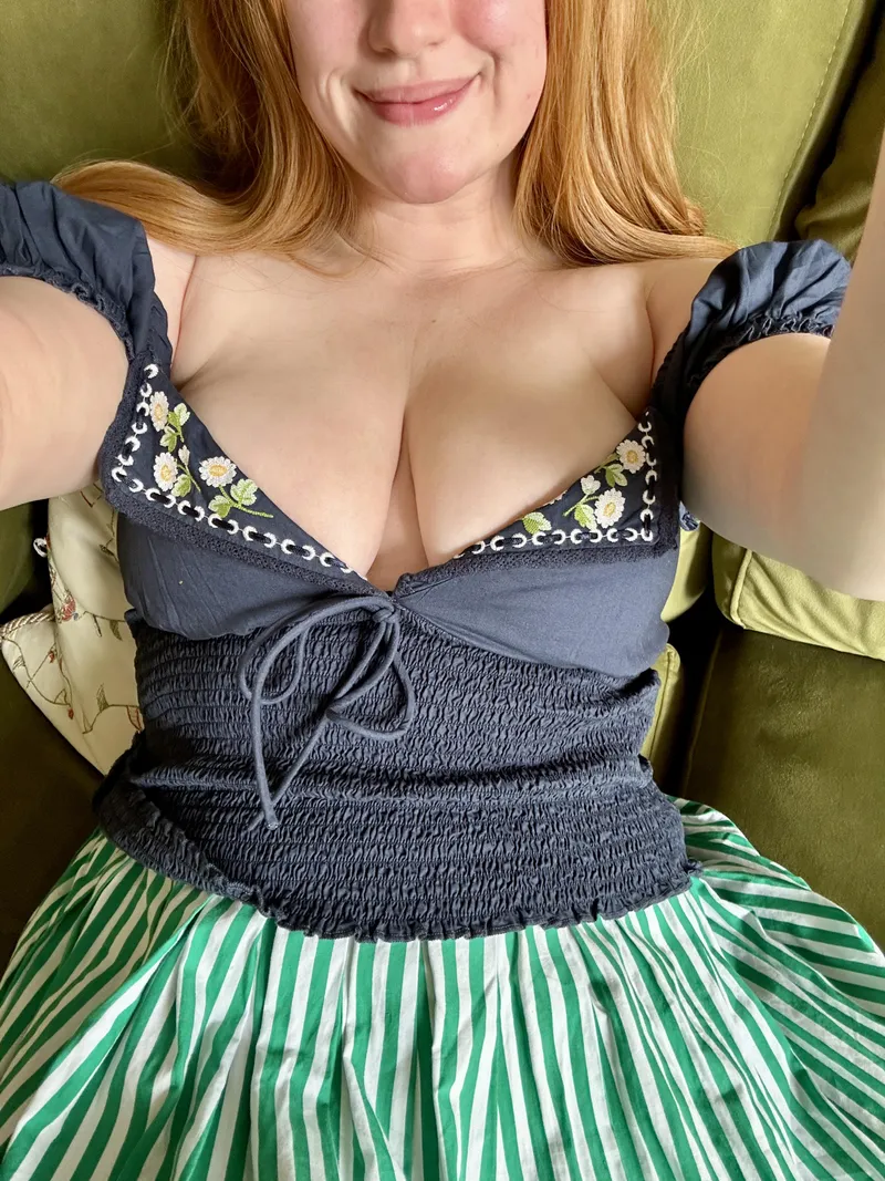 Thumbnail Golden Glow: Rediscover Your Skin's Radiance by redhead_the_rosie | cleavage