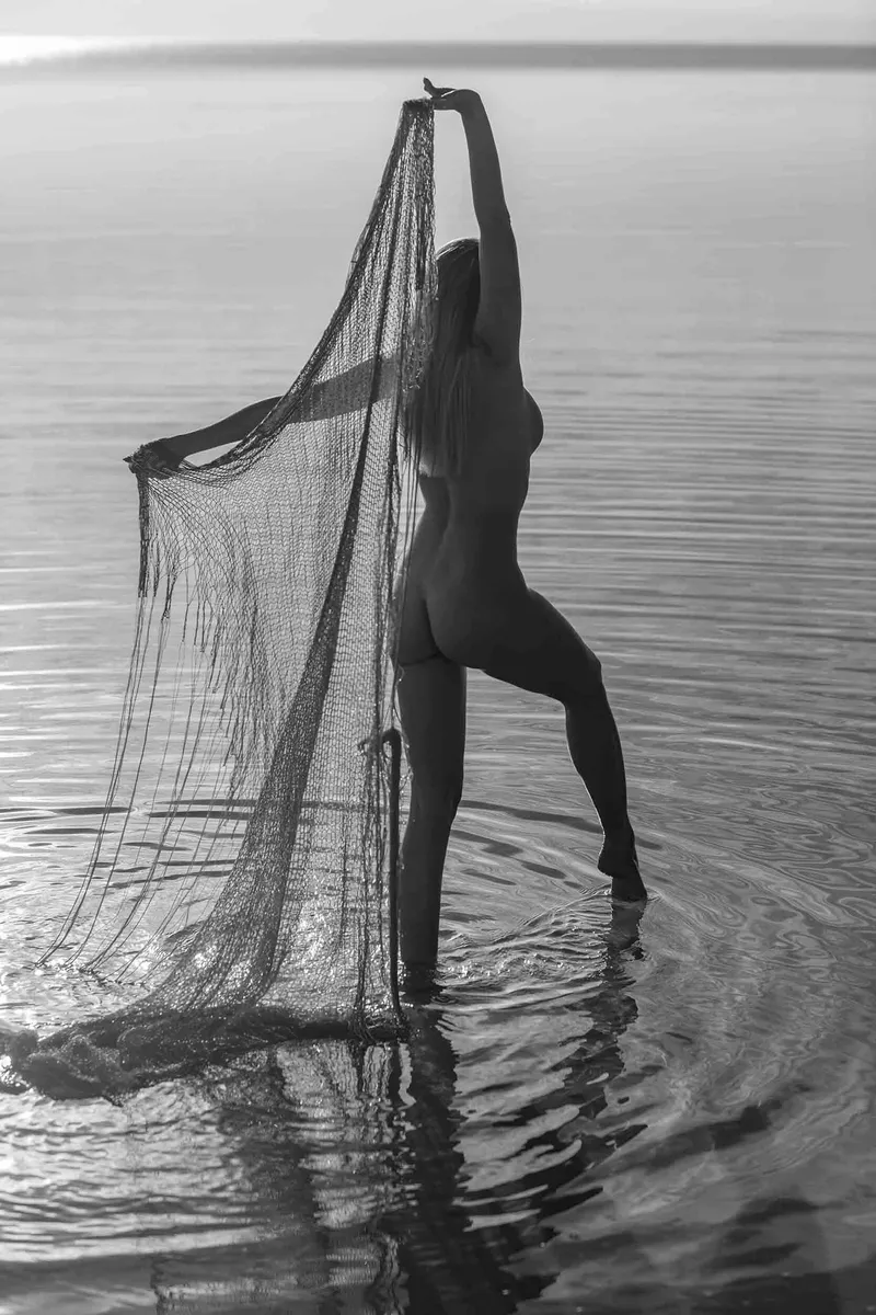 Thumbnail Genevieve Morton: A Model's Exquisite Charm by Ooperatur