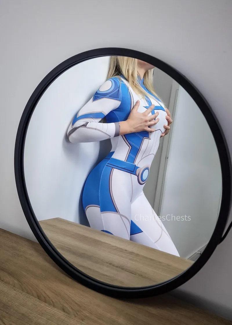 Thumbnail CosplayLewd: charlieschests as Sue Storm/Mrs. Fantastic