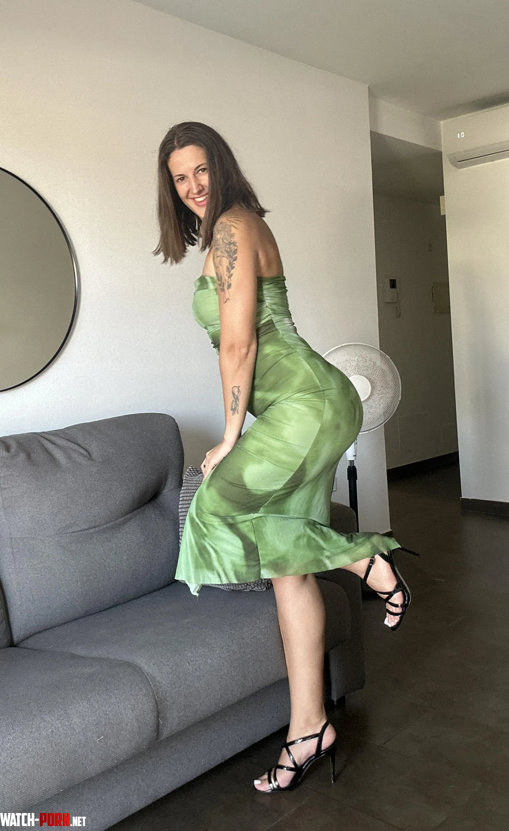 Do I look sexy on this outfit or nah? by Elisedoloresqueen