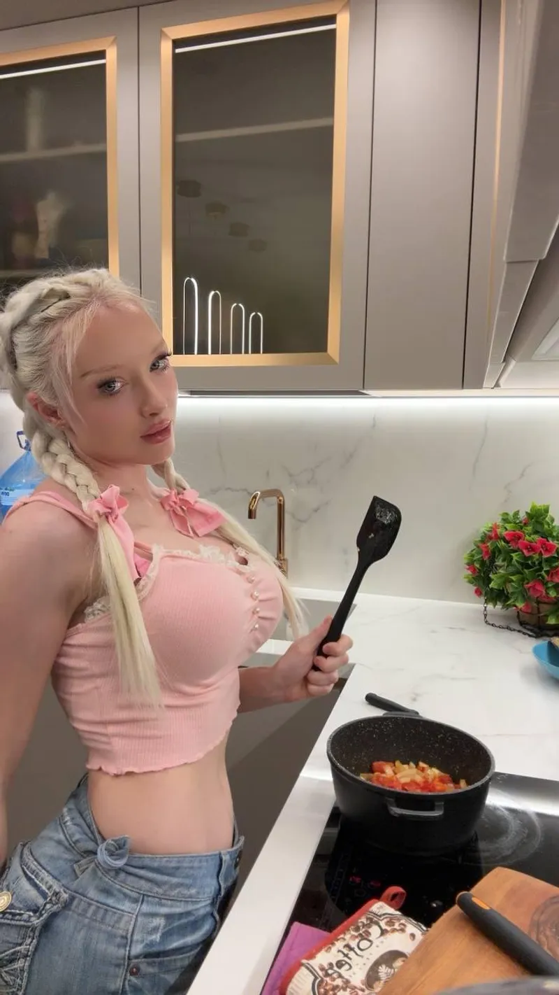 Thumbnail Cooking in Style: Top Picks for Cute Crop Tops by GoldenRosie30
