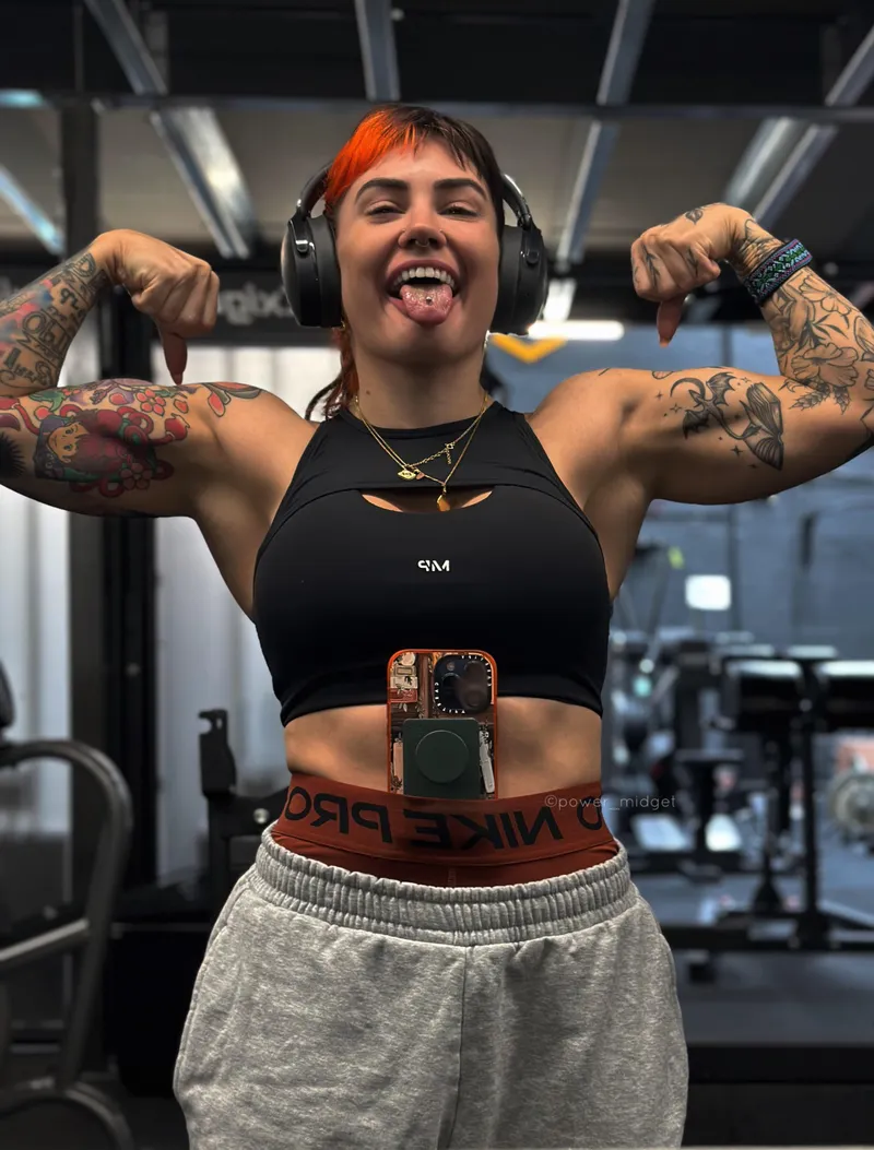 Thumbnail Flexing Confidence: Unveiling the Gun Show by power_midget