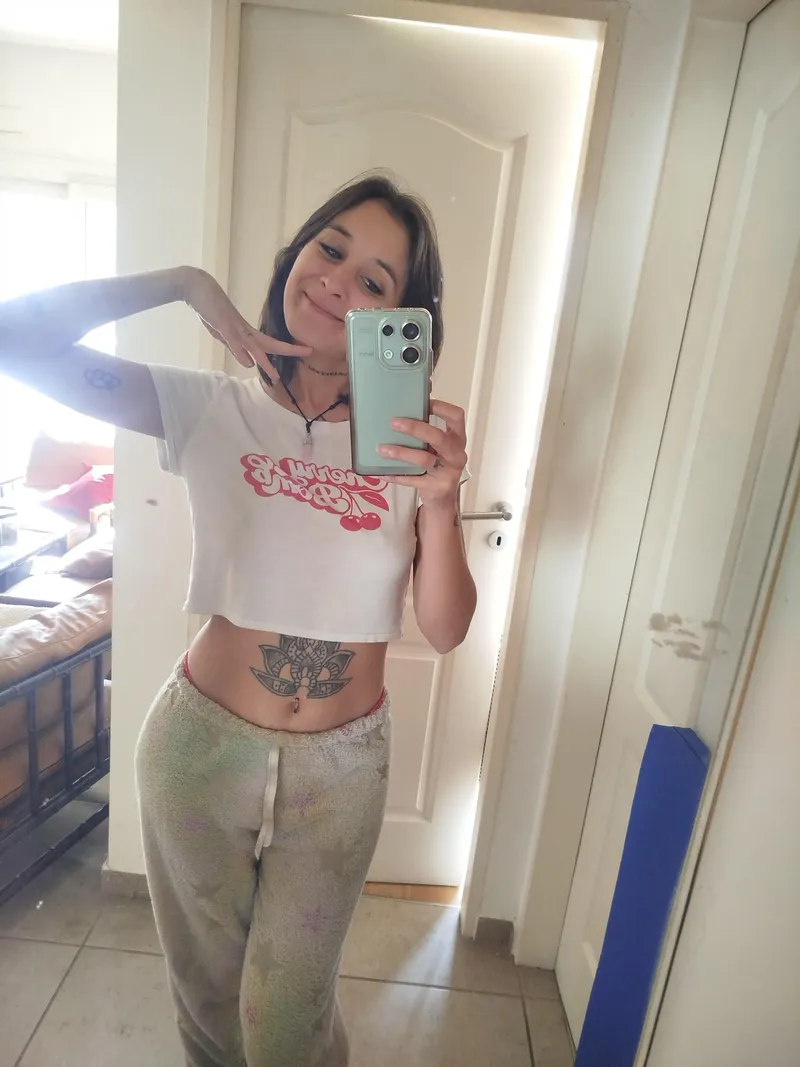 Thumbnail Morning Bliss: South-Obligation-486's Croptopgirls Magic