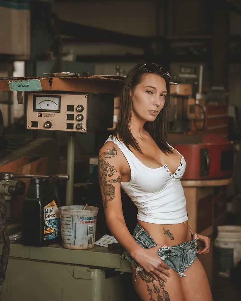 Thumbnail Imagemaker723 Explores The Shop in LaBeauteFeminine