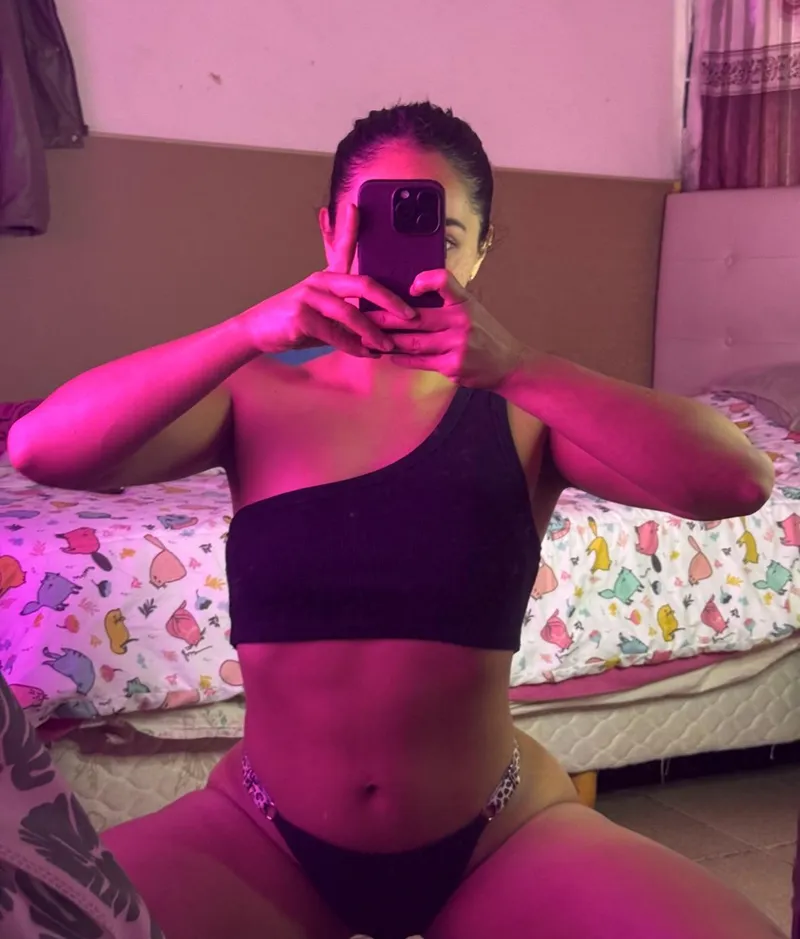 Thumbnail Is It Too Short? The Debate on Croptops by Owenscatalina