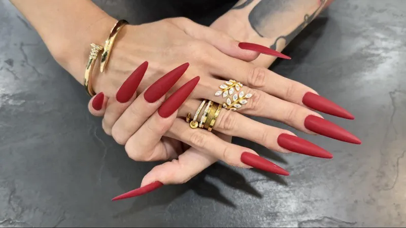 Thumbnail Juliadomaina's Red Matte Nails: A Stunning Look