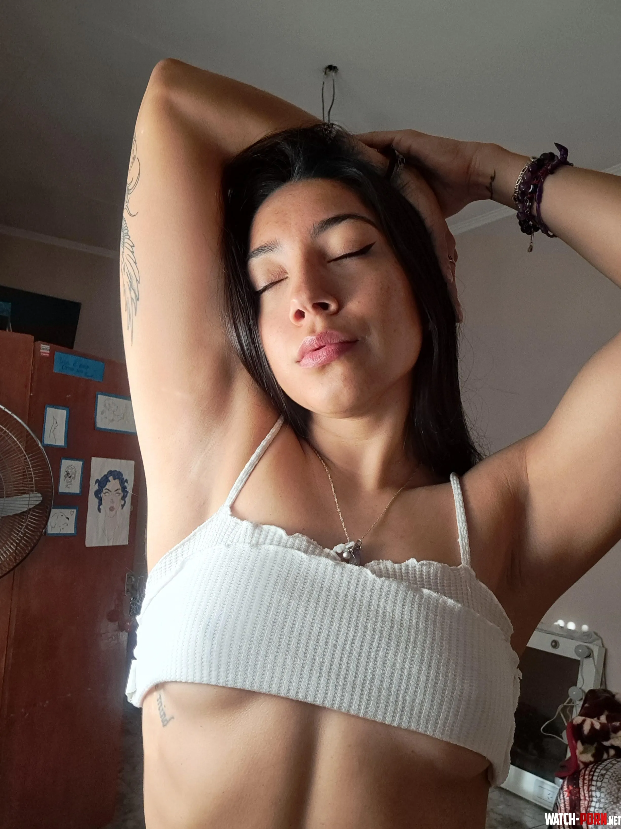 I love wearing crop tops🤍 by Littlero0