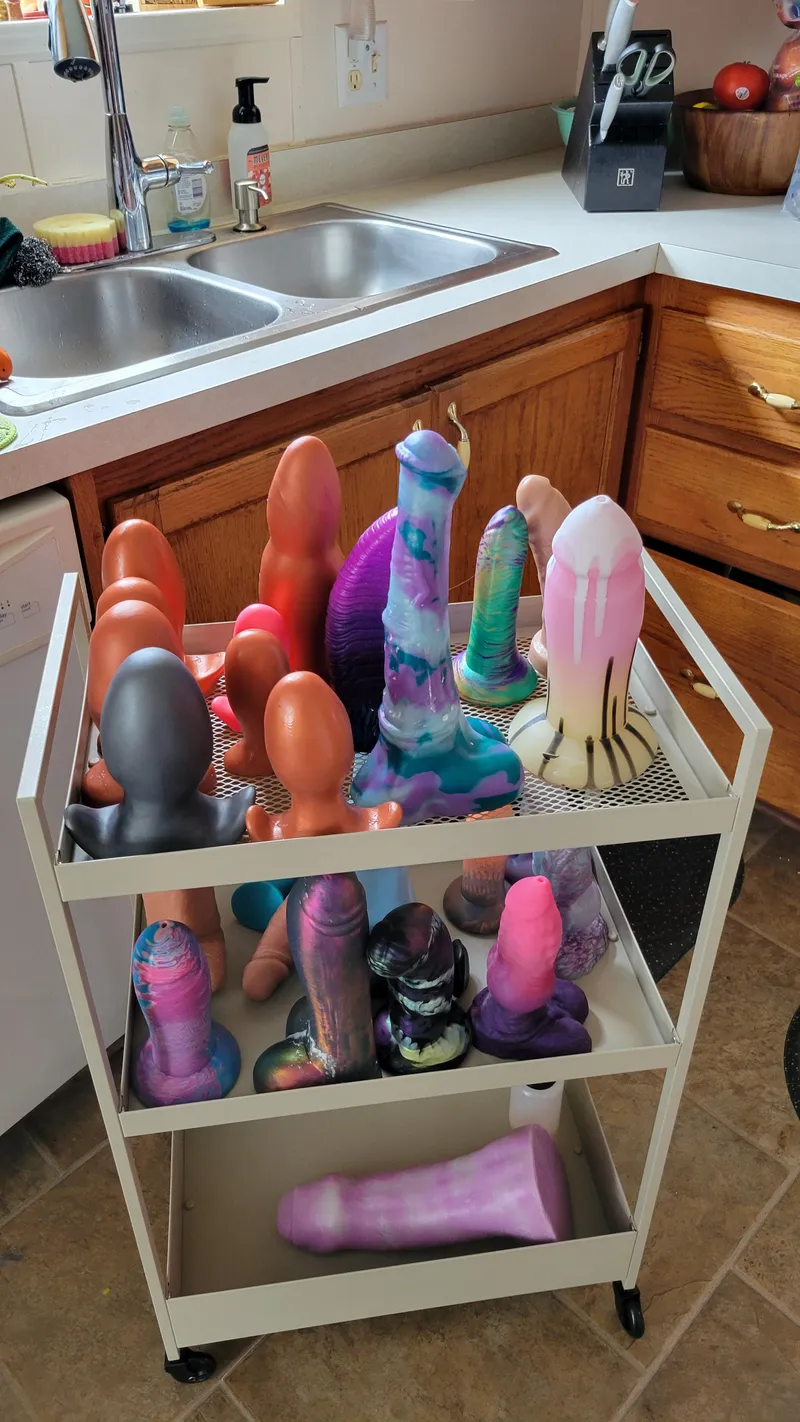 Thumbnail Tackling Piled-Up Dishes Woes | Bad Dragon