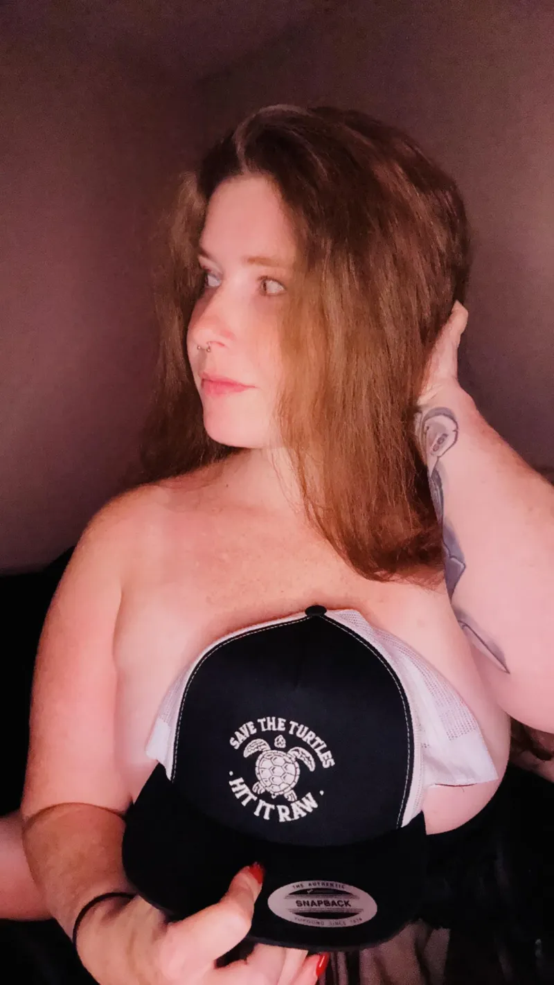 Thumbnail Xmianotkalifa's Fiery Redheaded MILF Charm | OnlyFansHottest