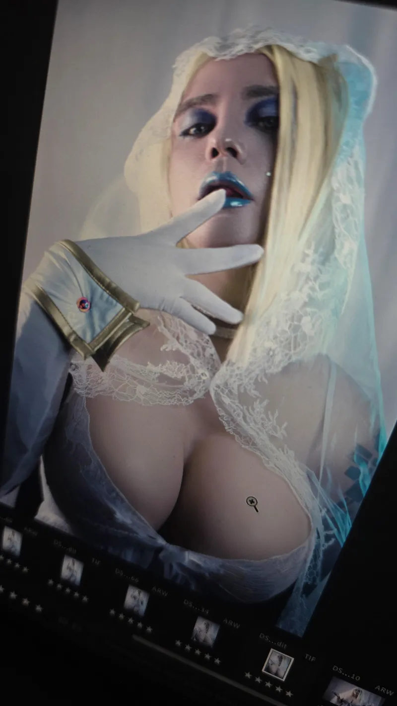 Thumbnail superheroporn: Enchanting Emma Frost Cosplay by Embarrassed_Hand_693