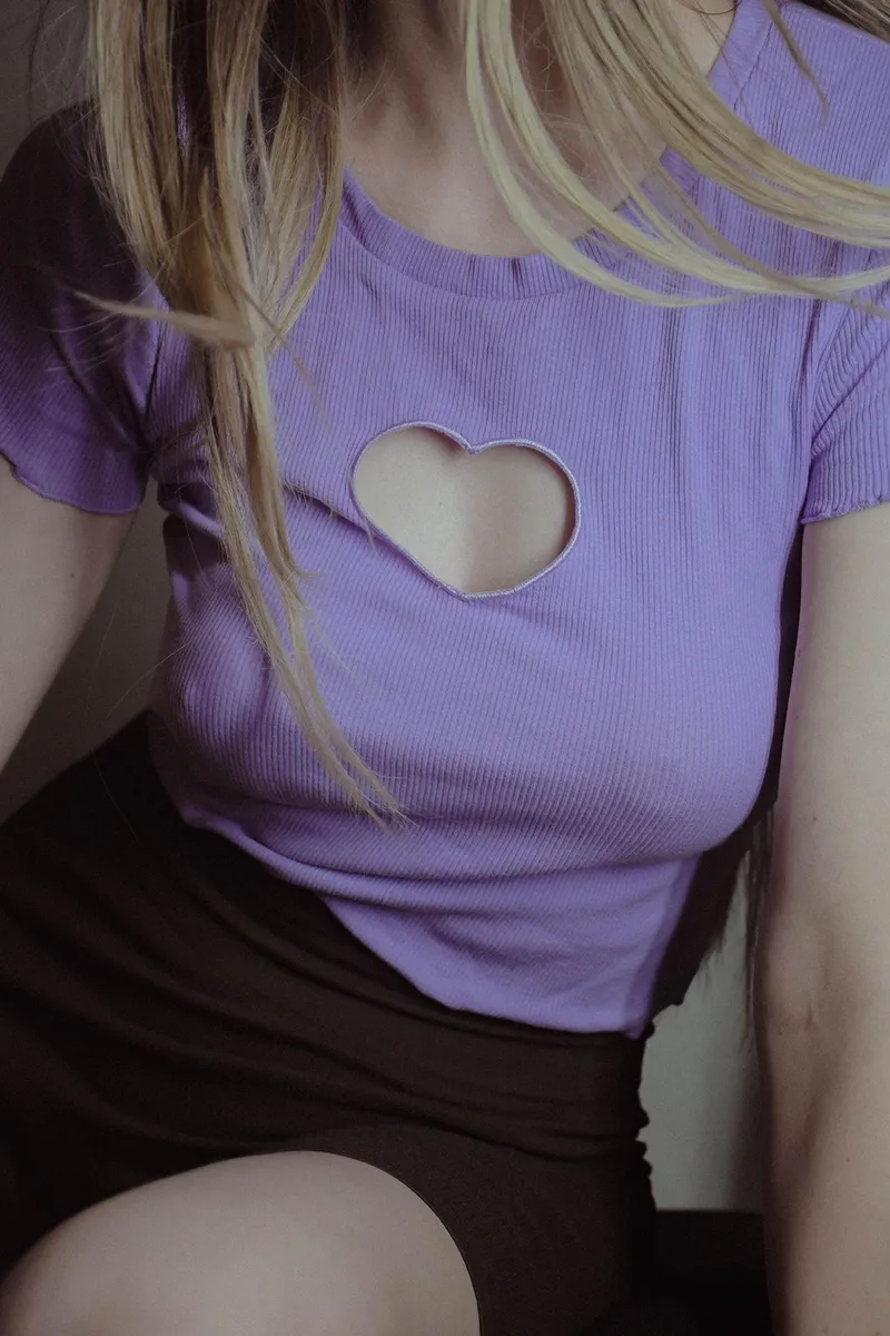 Thumbnail Decoding the Braless Dilemma 👀 | buonbella