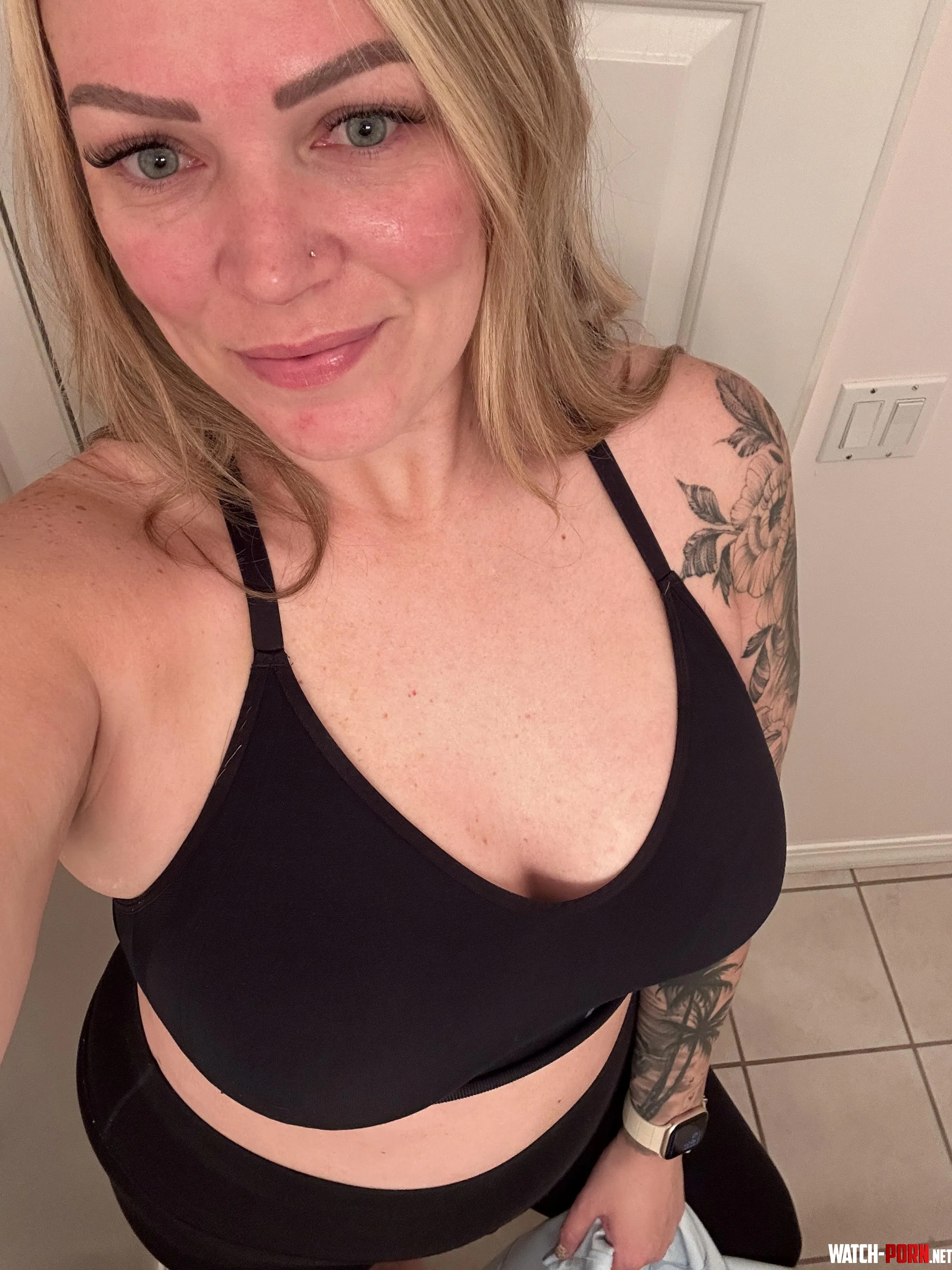 Should I fuck a random redditor who reacts to this 🤤😉 by haleyonlyxo