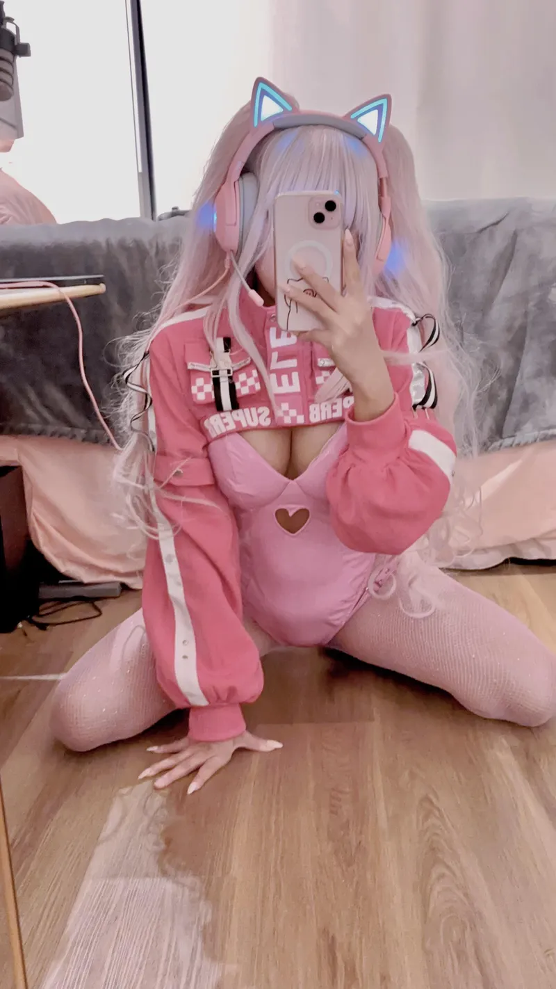 Thumbnail SilentLacee's Alice Bunny Cosplay Delight | CosplayGirls