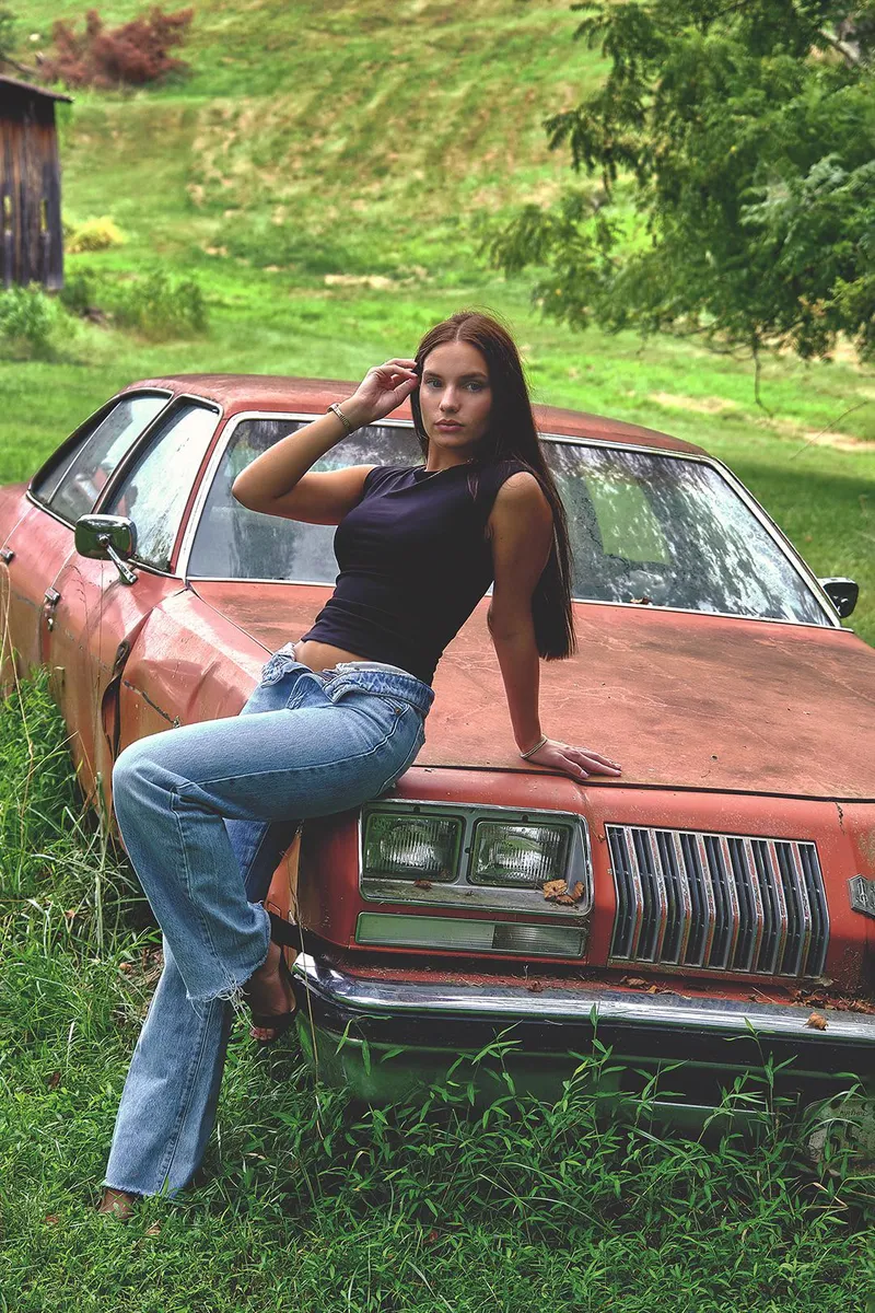 Thumbnail Oldsmobile: A Classic Approach to Feminine Elegance