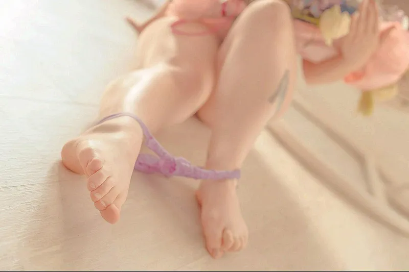 Thumbnail Re:Zero Rendezvous: Emilia's Feet Tale | Author: ShyLadiie