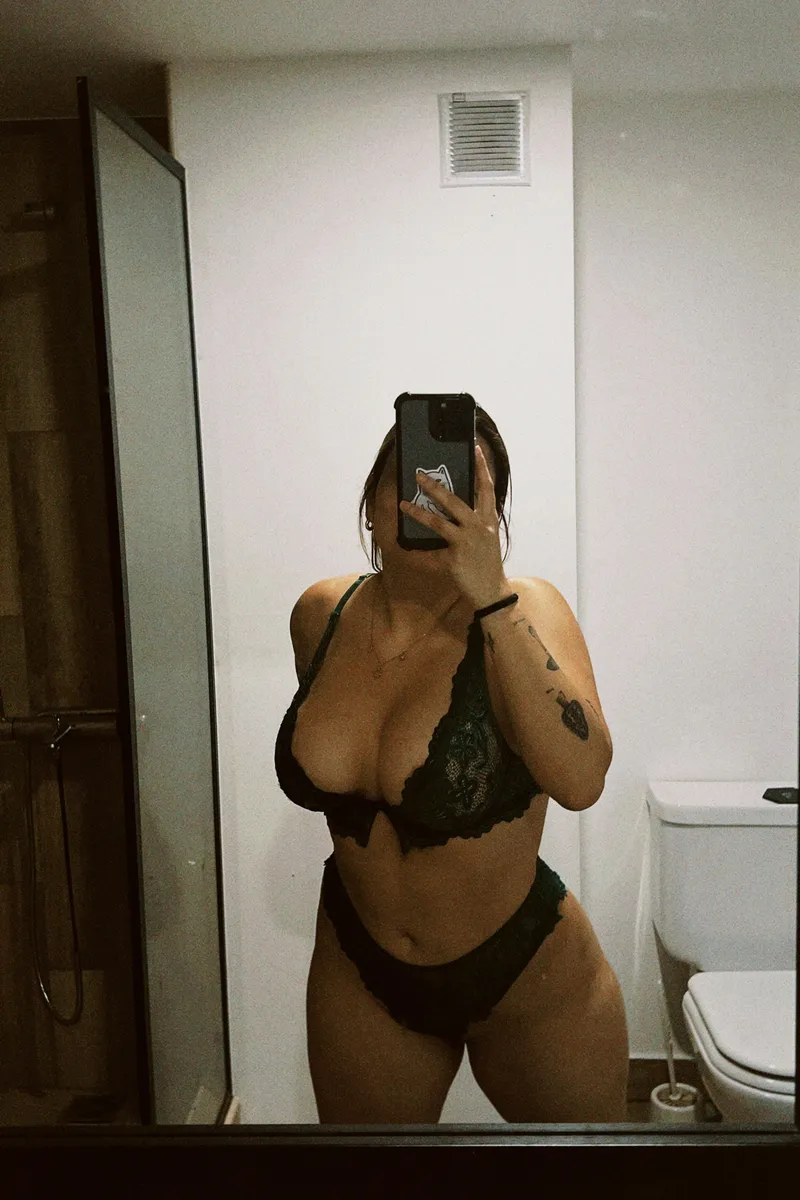 Thumbnail Like the Photo: AnnalexxxOF's Aesthetic | ClassySexy Category