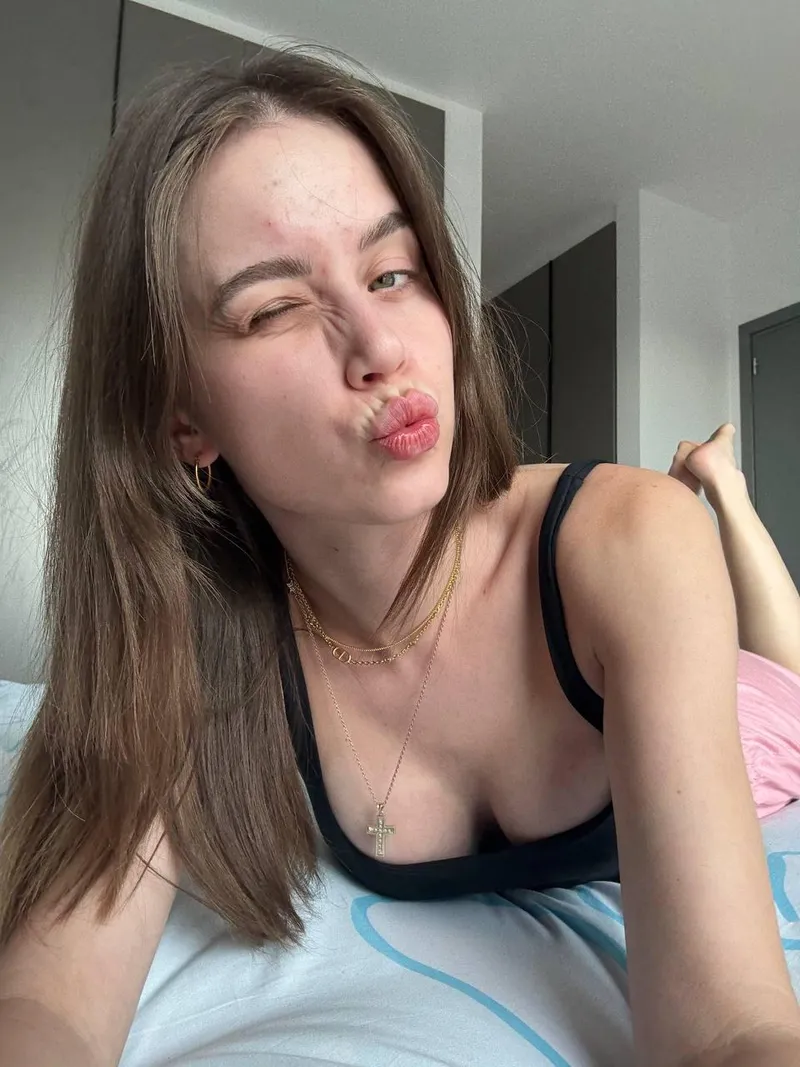 Thumbnail Peekaboo Moment: cutiePopbaddie's Teasing Glance in downblouse