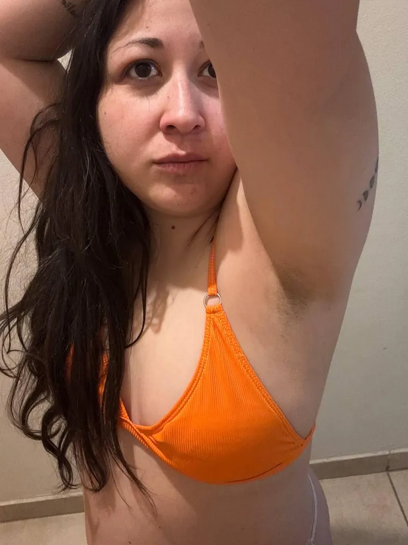 Thumbnail Loving my beautiful armpit… would you? by kendradelmarof