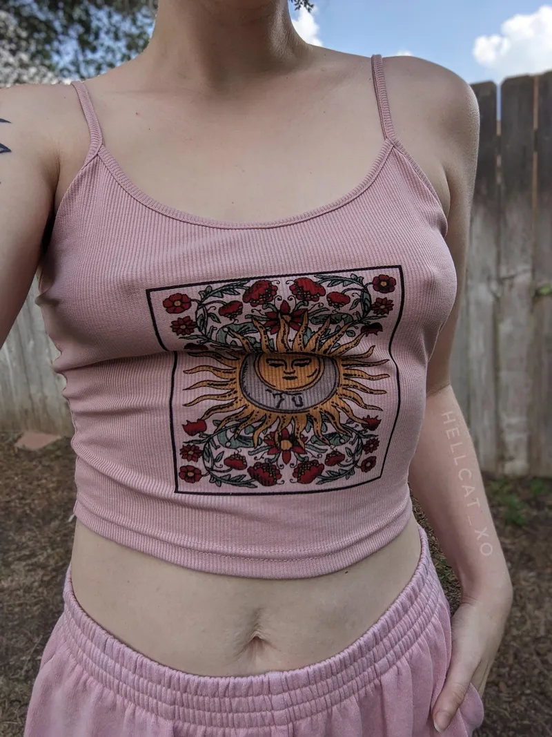 Thumbnail Hot Outdoors: hellcat_xo's Pokies Adventure | pokies Category
