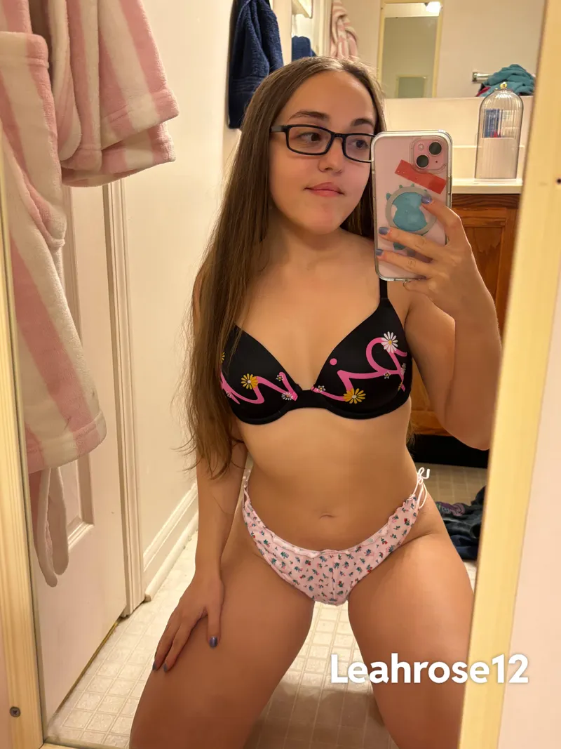 Thumbnail leahrose_12 Dares You: Find her 4’8 Petite Frame Attractive