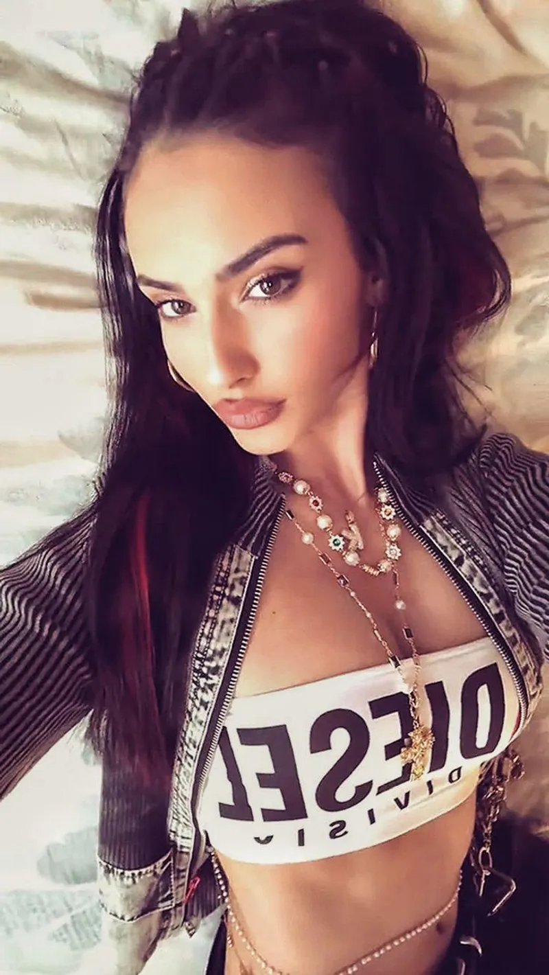 Thumbnail Fan Favorite: Kylie Cantrall by Midnightdiscuss in CelebsGW