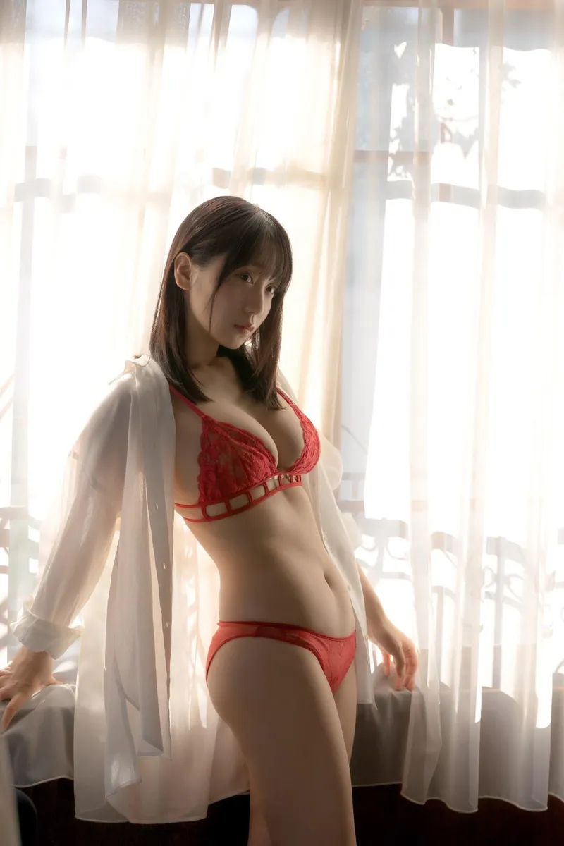 Thumbnail Unveiling the Charms of Iori Moe | KanzeBend | Gravure