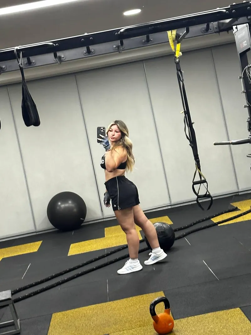 Thumbnail Sea_Doughnut_6787 Engages in a Workout Session - A Must-Read for ThickFit Enthusiasts