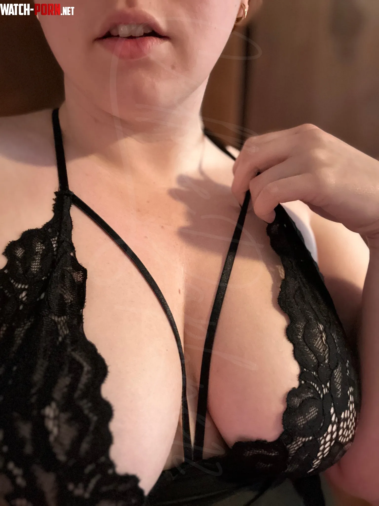 [F] What do these straps even do? 🤨 by callmedaphne12