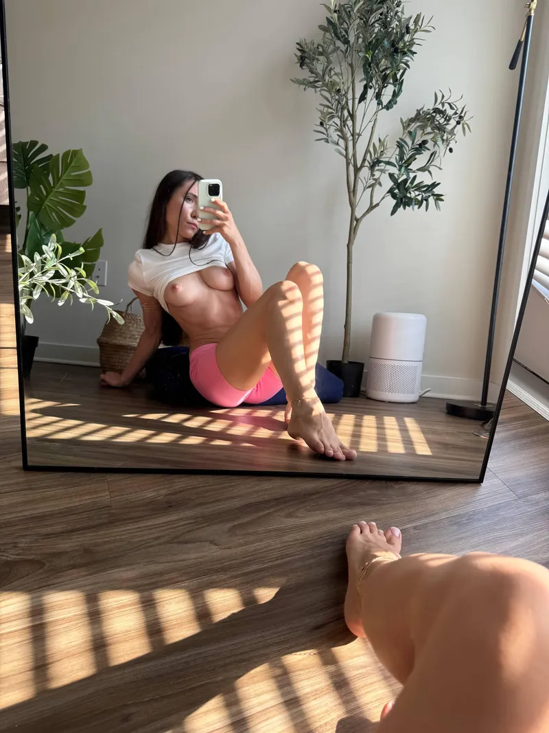 Thumbnail Offering a Mirror Selfie Treat | AfterGlowLust
