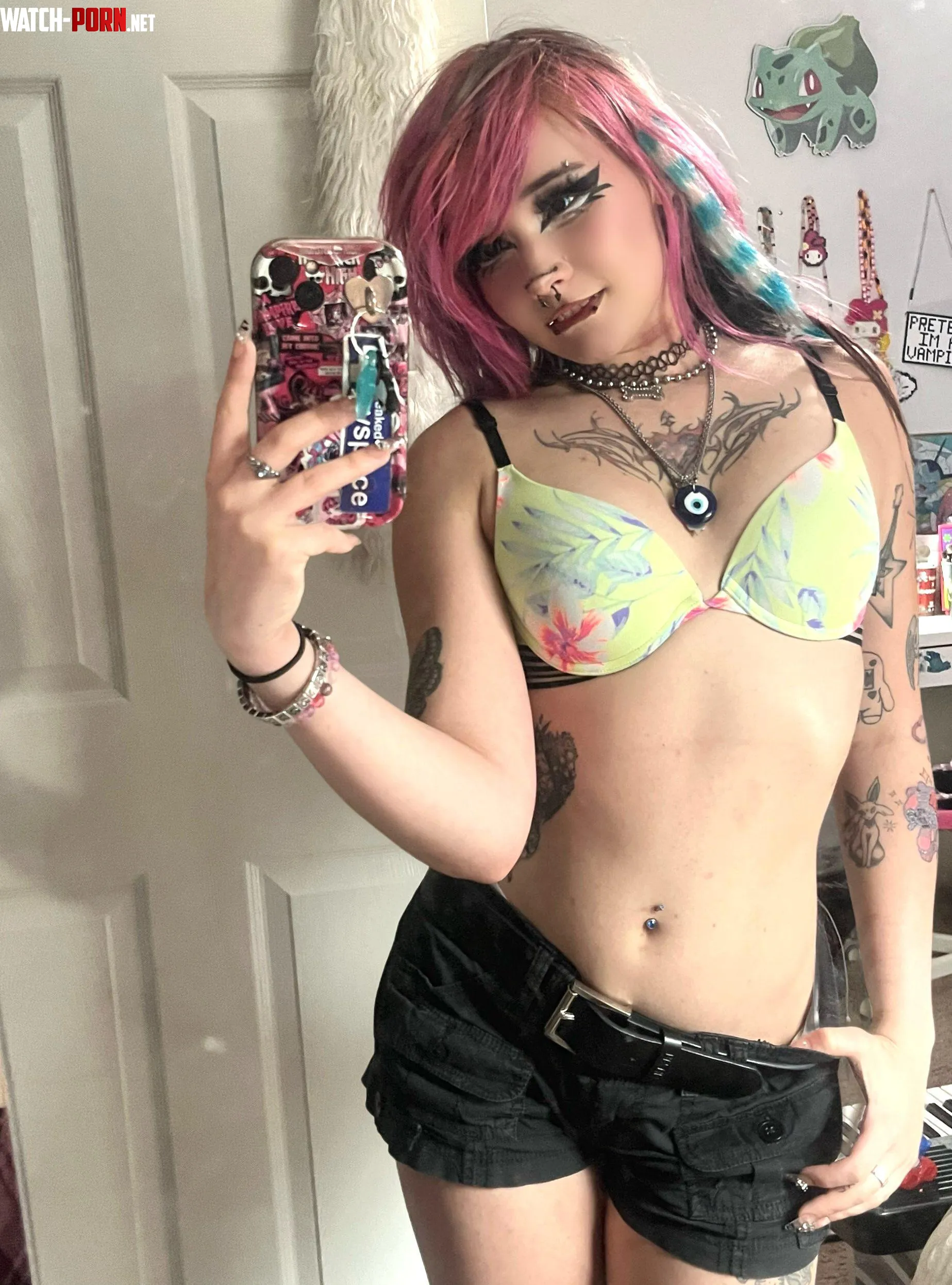 If we barely knew each other and I asked u to fuck me, what wld u say? by _ScarletTwinkle