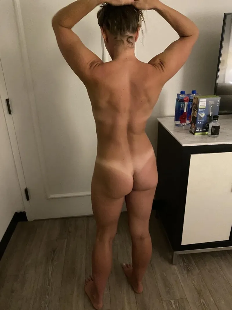 Thumbnail Melodic-Tutor-623 Showcases a Sun-Kissed Transformation on WifeWantstoPlay