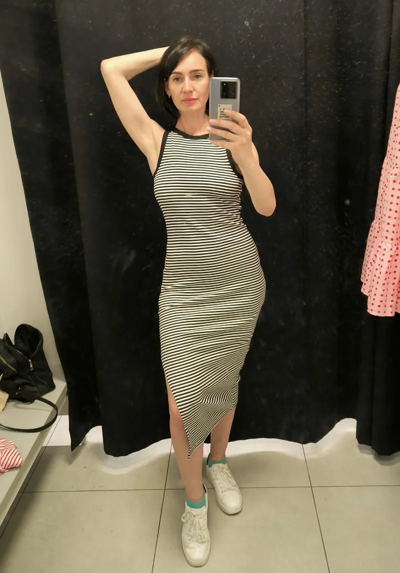 Thumbnail Zierera Flaunts the Ultimate Sexy Fit in This Dress | Tightdresses
