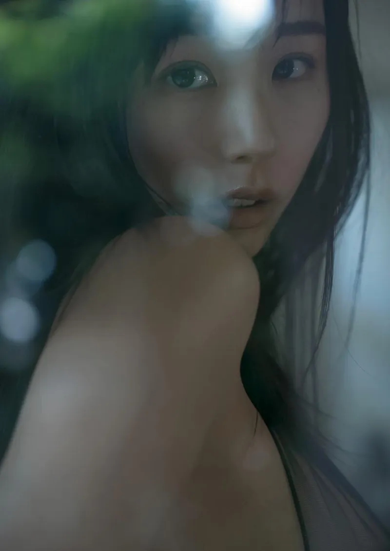 Thumbnail KanzeBend Presents the Beauty of Kuri Emi in the Gravure Girls Category