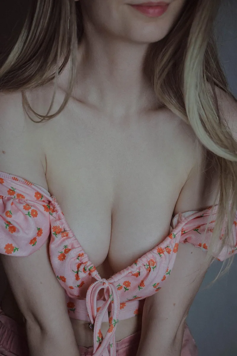 Thumbnail Cleavage Dilemma: First Date Fashion by buonbella