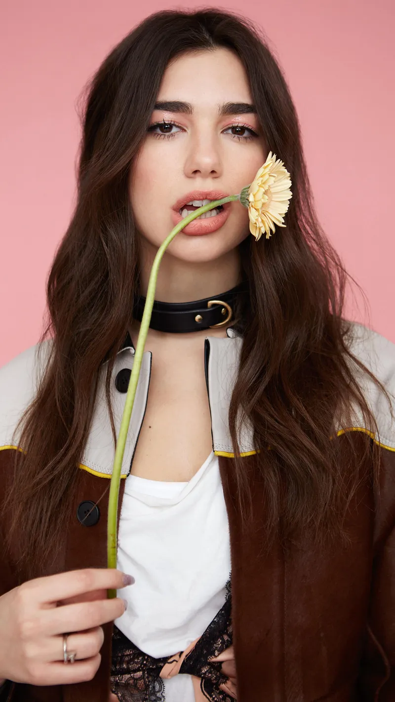 Thumbnail Dua Lipa: A HeraldofAndrassti17's Perspective | CelebsGW