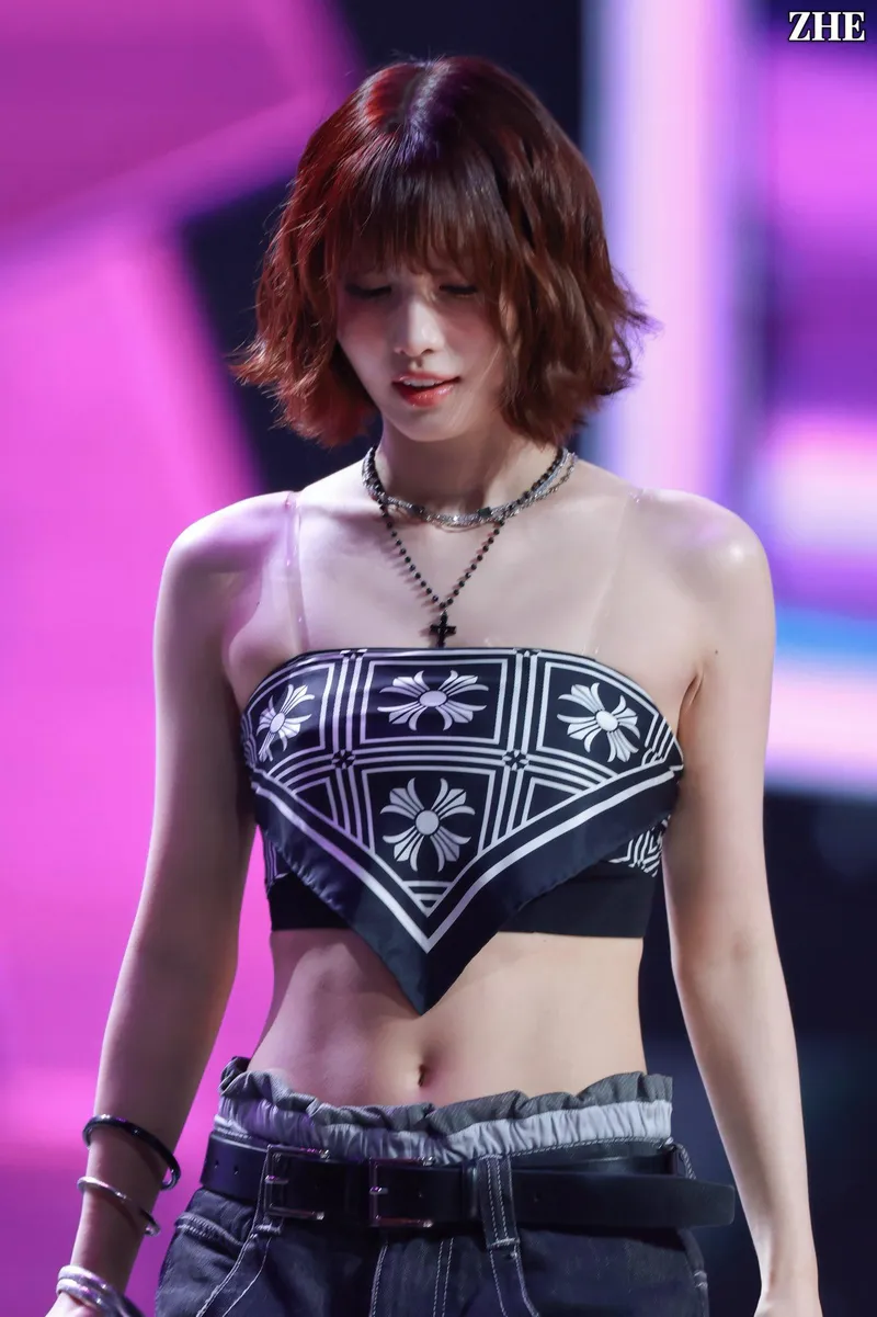 Thumbnail Serious-Scallion-983 Presents TWICE's Momo | kpopfap