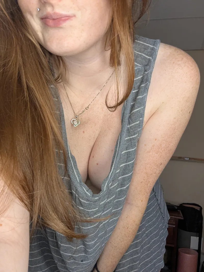Thumbnail SweetRedRuby_'s Freckled Revelations