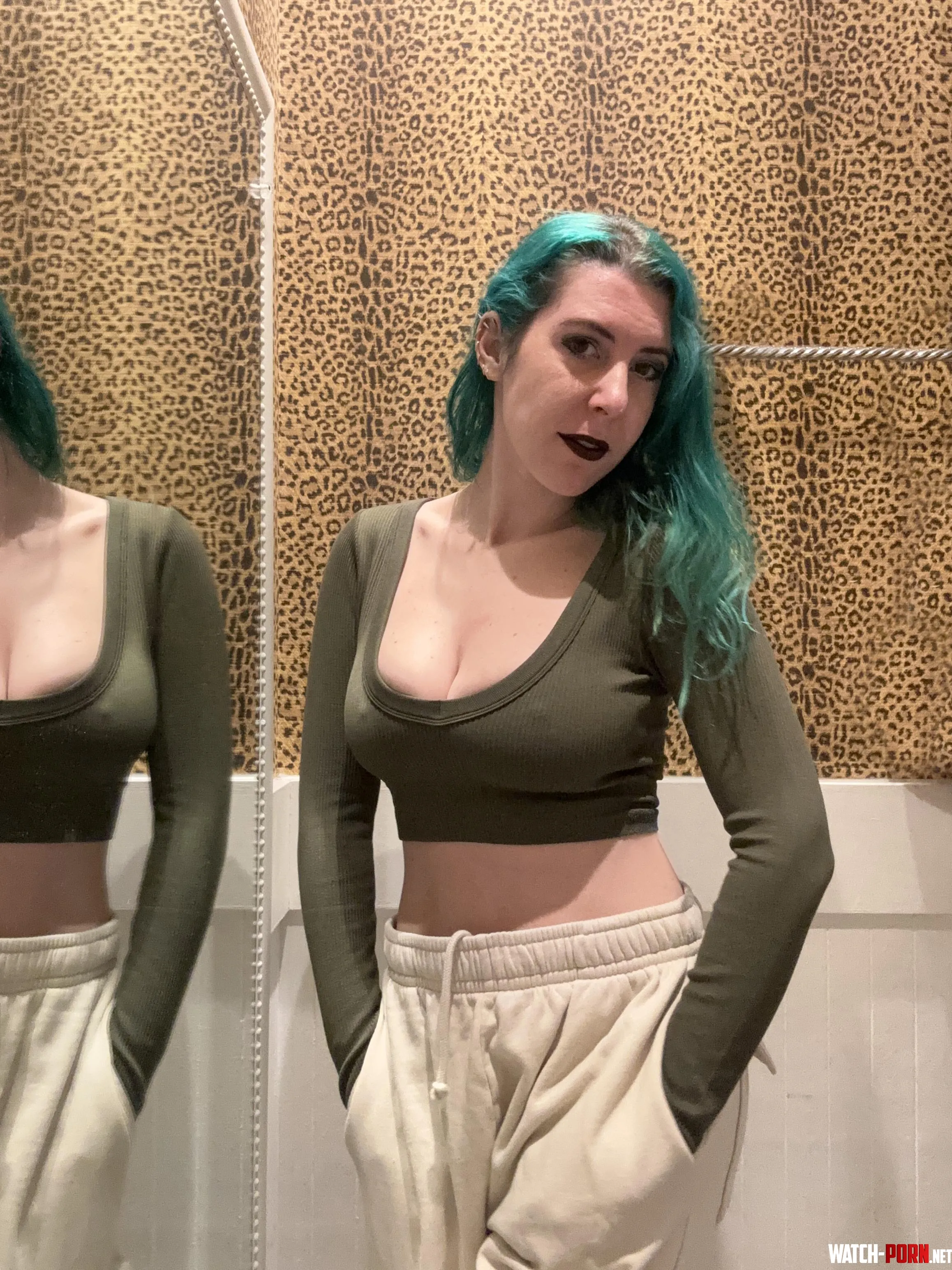 Hot in my crop top by sirenskiss3