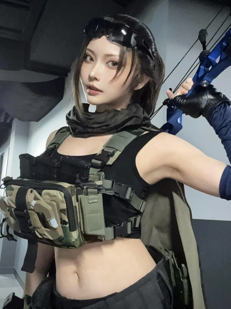 Thumbnail Luna from Delta Force Cosplay by Sithle011 Unveiled