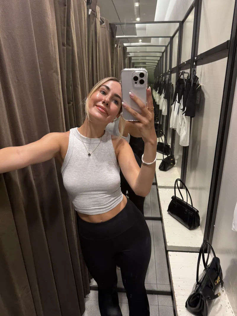 Thumbnail Posing Perfection: Haunting-Face-5922's Sensual Display in SexyButNotPorn