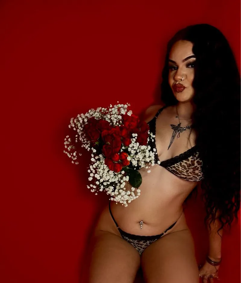 Thumbnail Poiis0n Welcomes Chat Engagement in 'Cum chat with me'