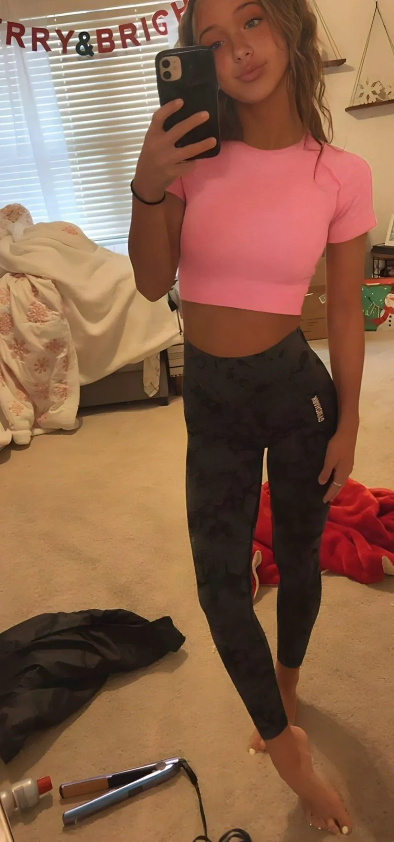 Thumbnail Possible-Guide7422's Casual Fit - Croptop Style Vibes
