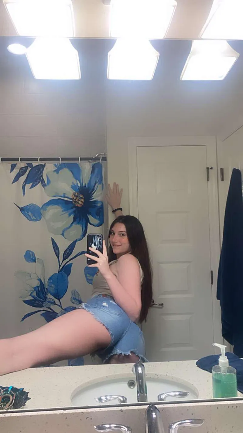 Thumbnail yourpetIsra's Invitation: A Volunteer Face Needed on OnlyFans