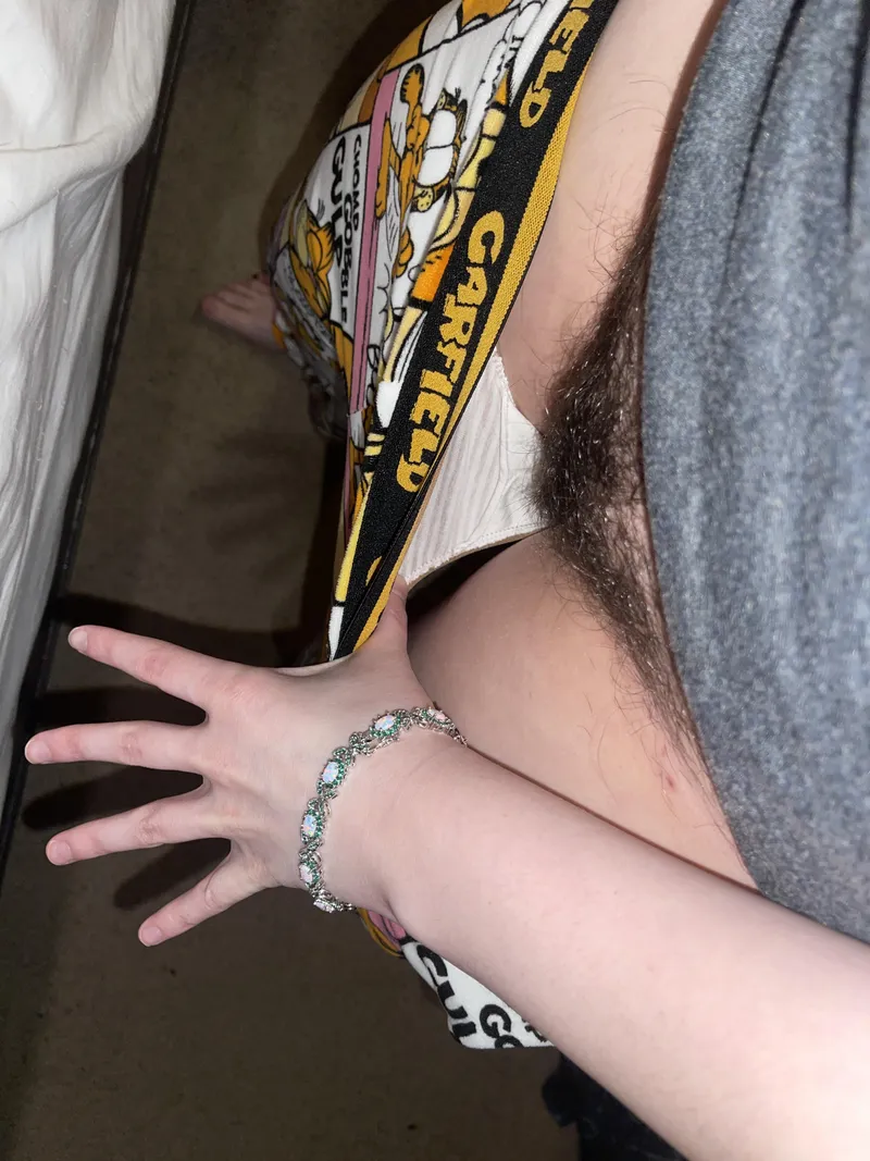 Thumbnail Hornet_Novel Triumphs: Revealing the Art of Pulling Them Off | HairyPussy