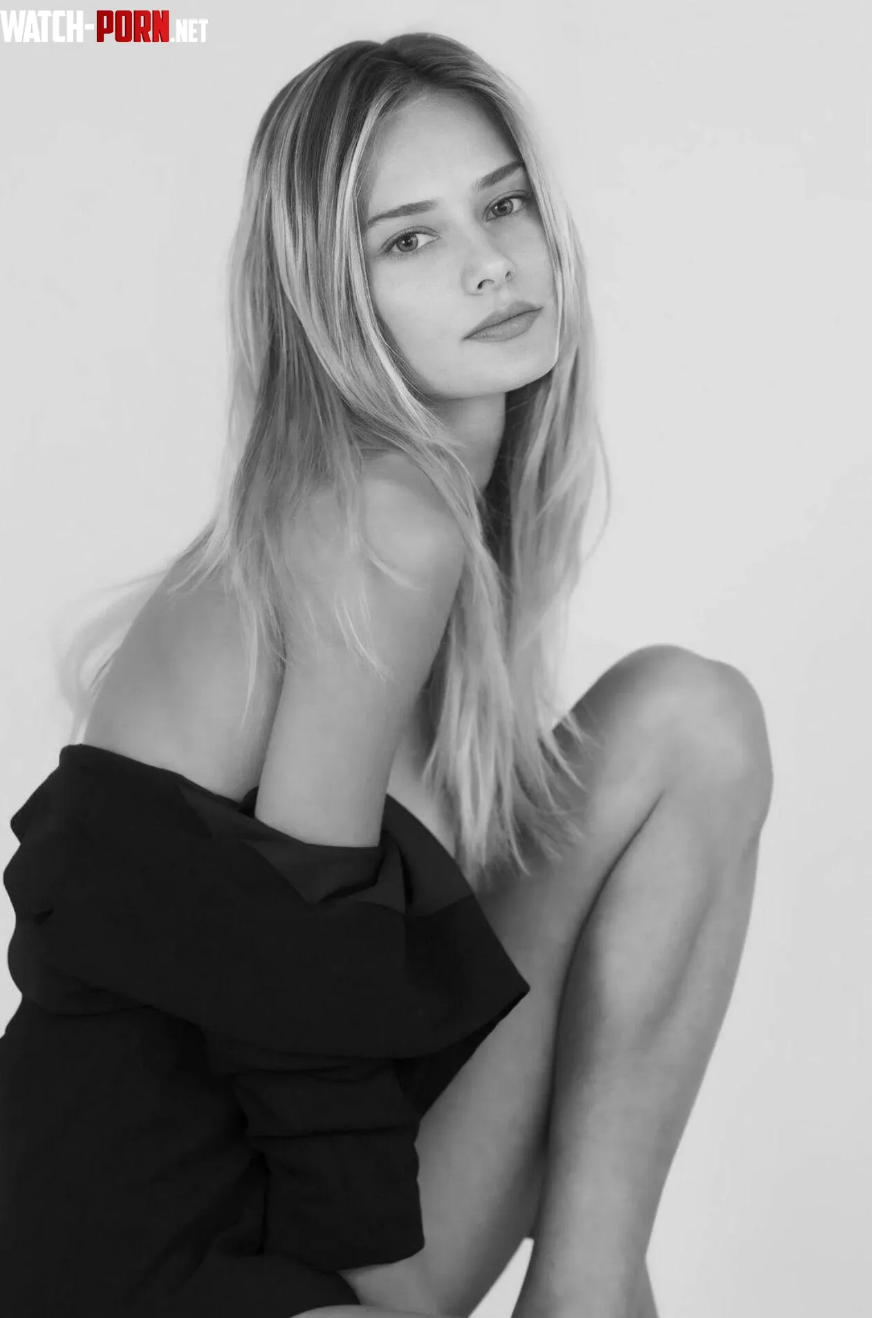 Raluca Aroșoaie by PocketsOfFomenting