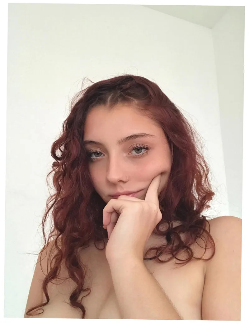 Thumbnail InnocentLustx's Journey: 18F Navigating Attention