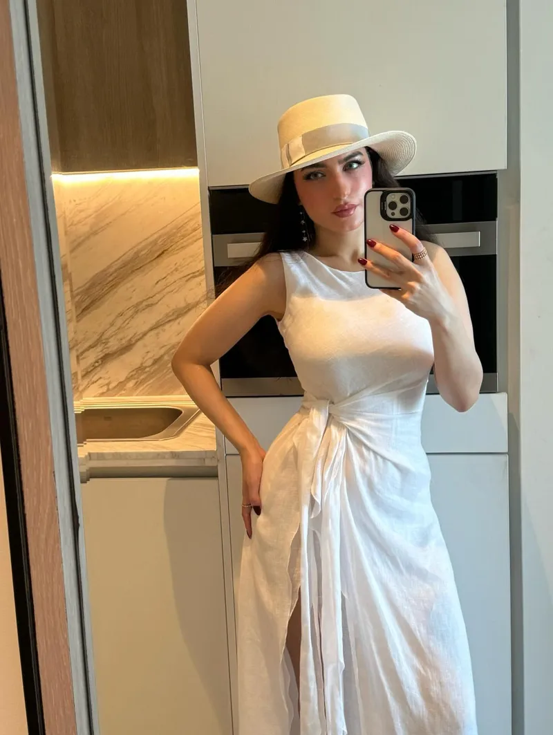 Thumbnail Unlocking the Mystery: 2busty2hide High Maintenance | Layana_sa