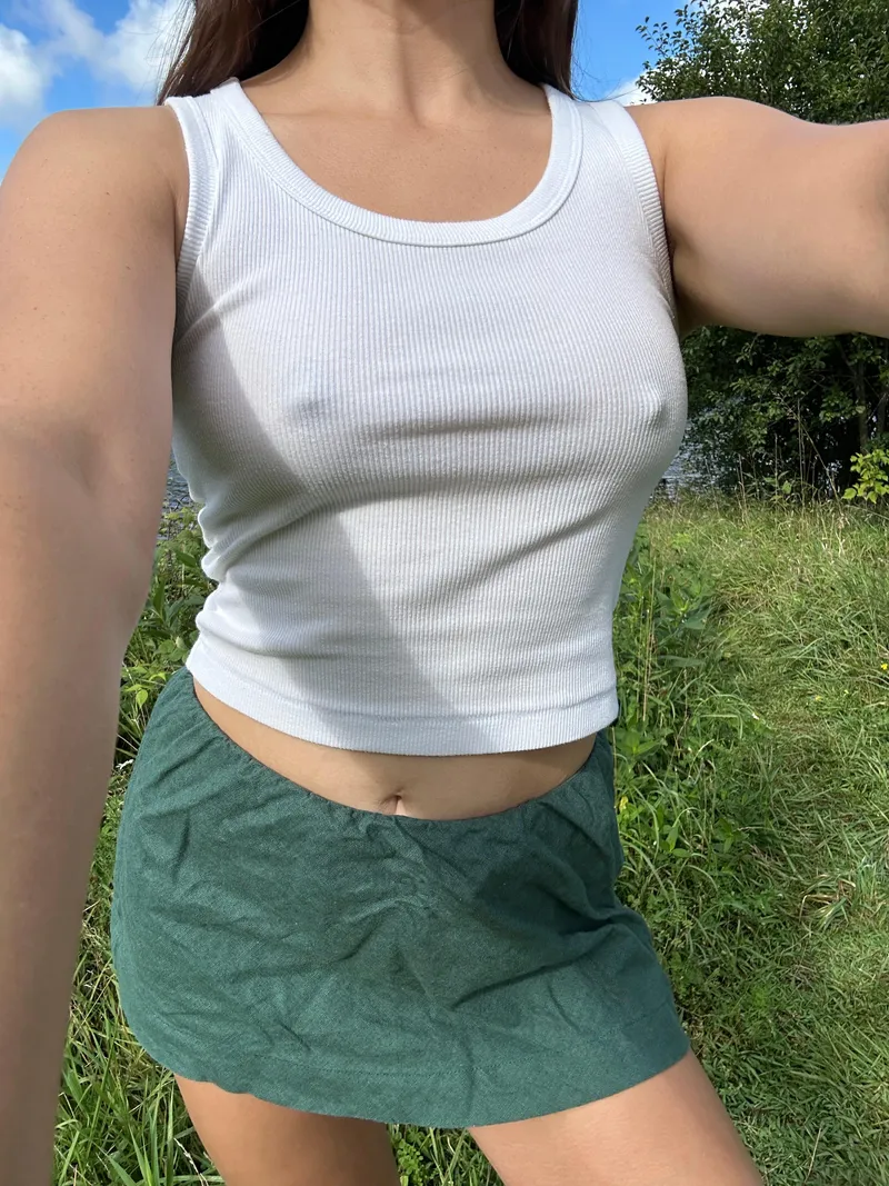 Thumbnail iamtigggs Embraces Freedom: Frolicking Braless with Joy and Comfort